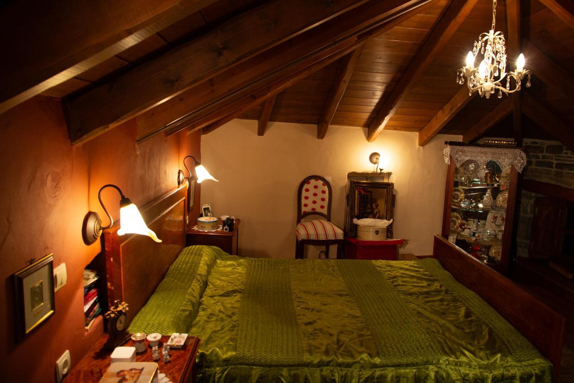 Lila Traditional House * Κήποι