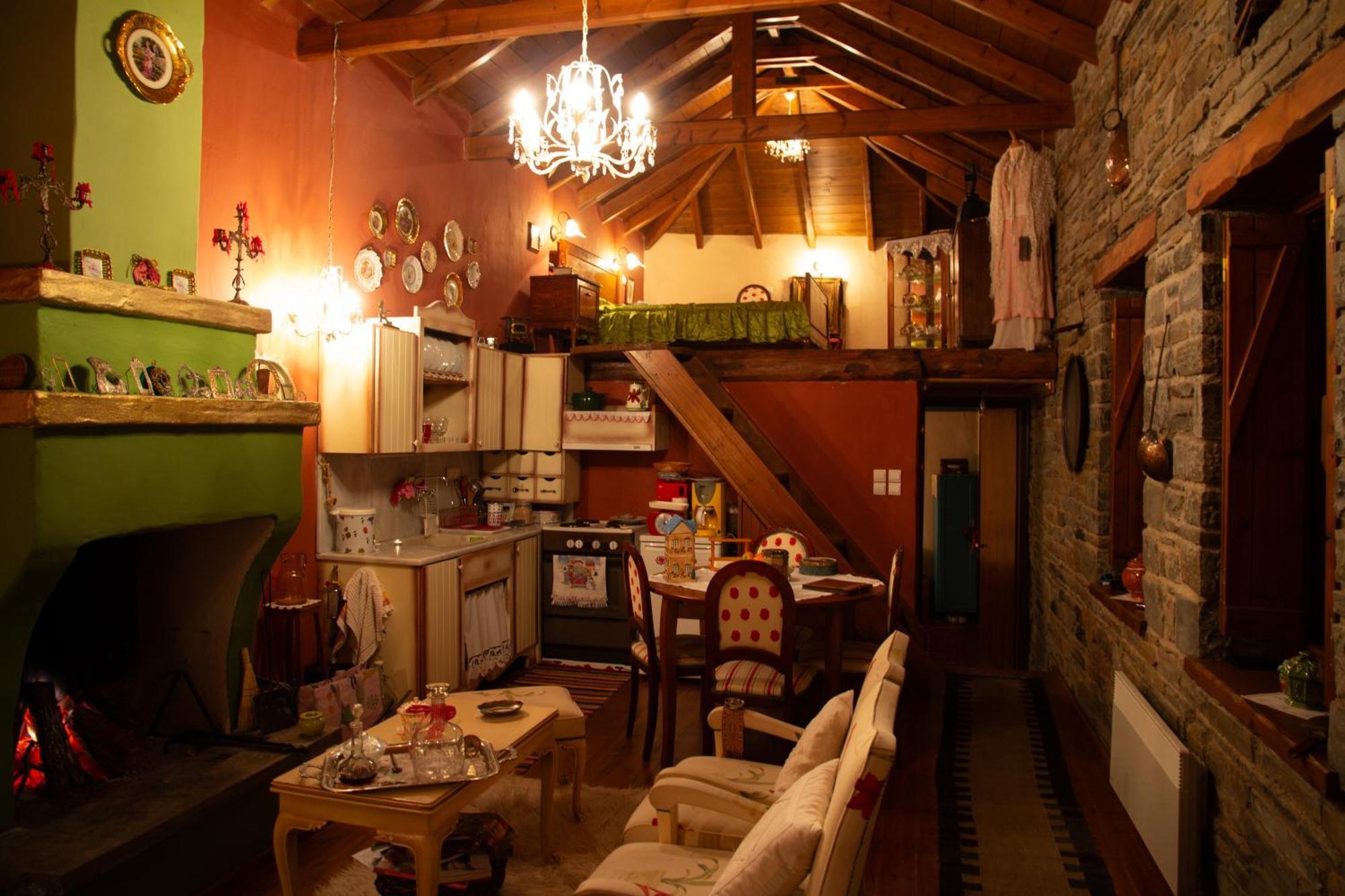 Lila Traditional House * Κήποι